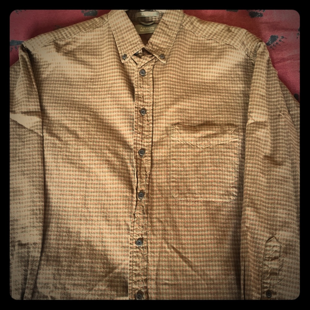 Arrow/Khakis long sleeve button up shirt